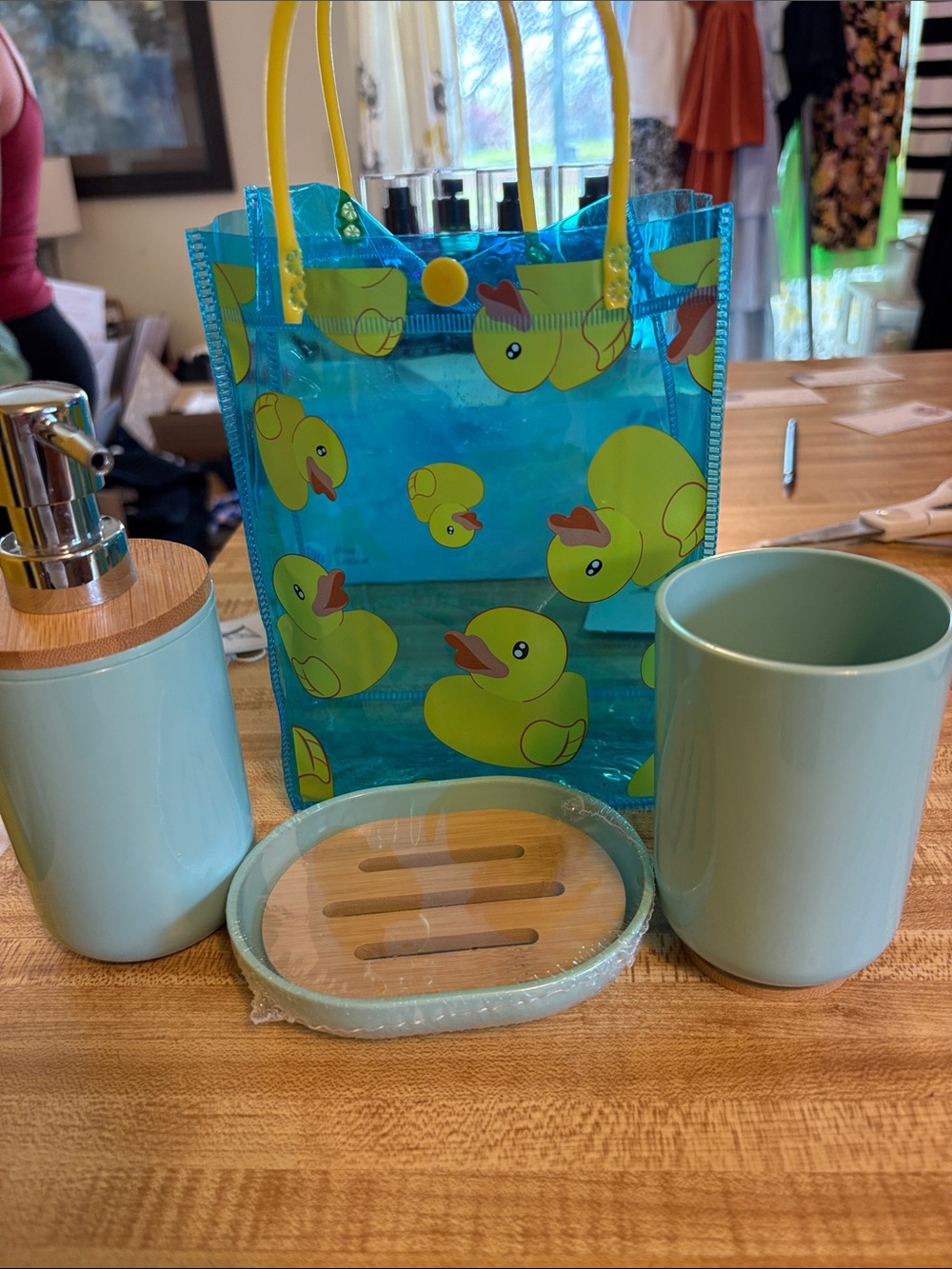 Aqua Blue Duck Print Clear Tote with Mint Bath Accessory Set